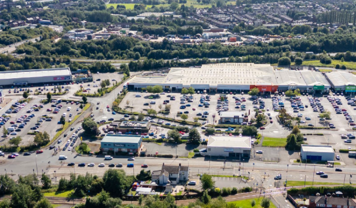 Ashton under Lyne: Snipe Retail Park