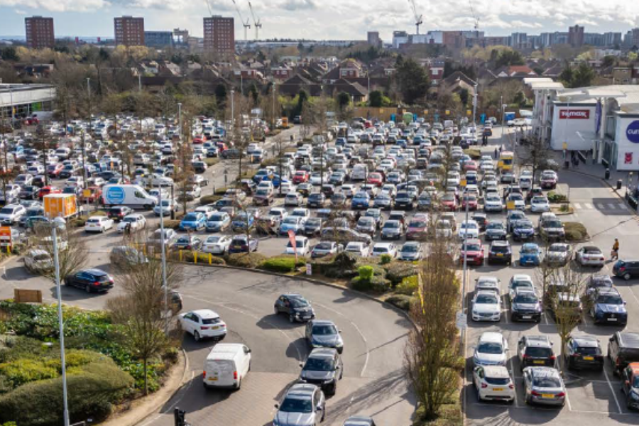 Hayes: Lombardy Shopping Park